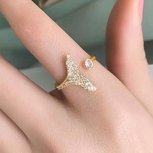 Fishtail Fashion Ring